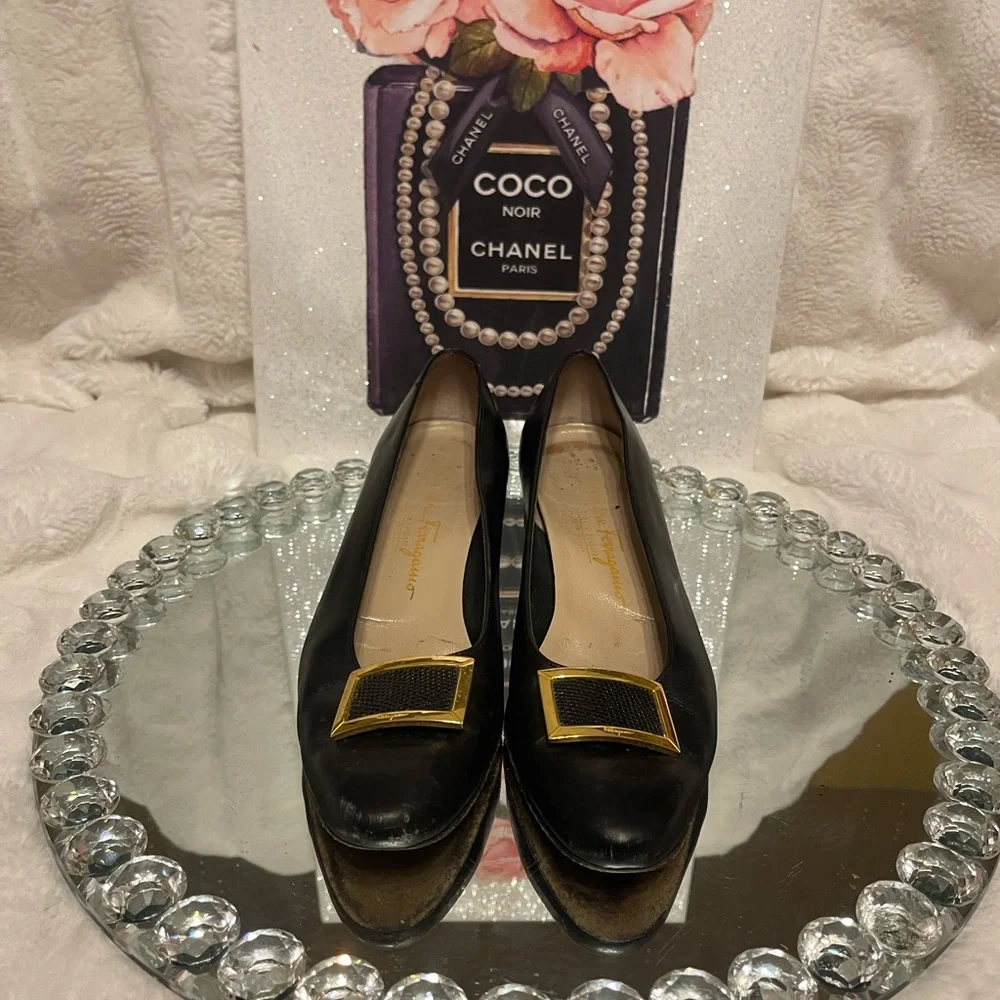 Salvatore Ferragamo Ruffina flats size 8B - Picture 1 of 7